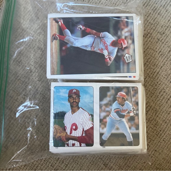 Lot of 800 Ish Vintage 1985 TOPPS MLB Baseball Stickers NFL Football - Picture 2 of 10